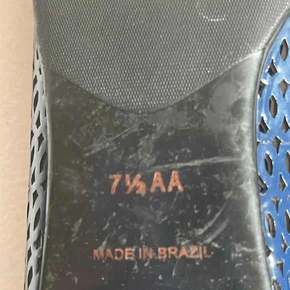 Talbots Navy Laser Cut Leather Flats Size 7.5 AA - Picture 9 of 9